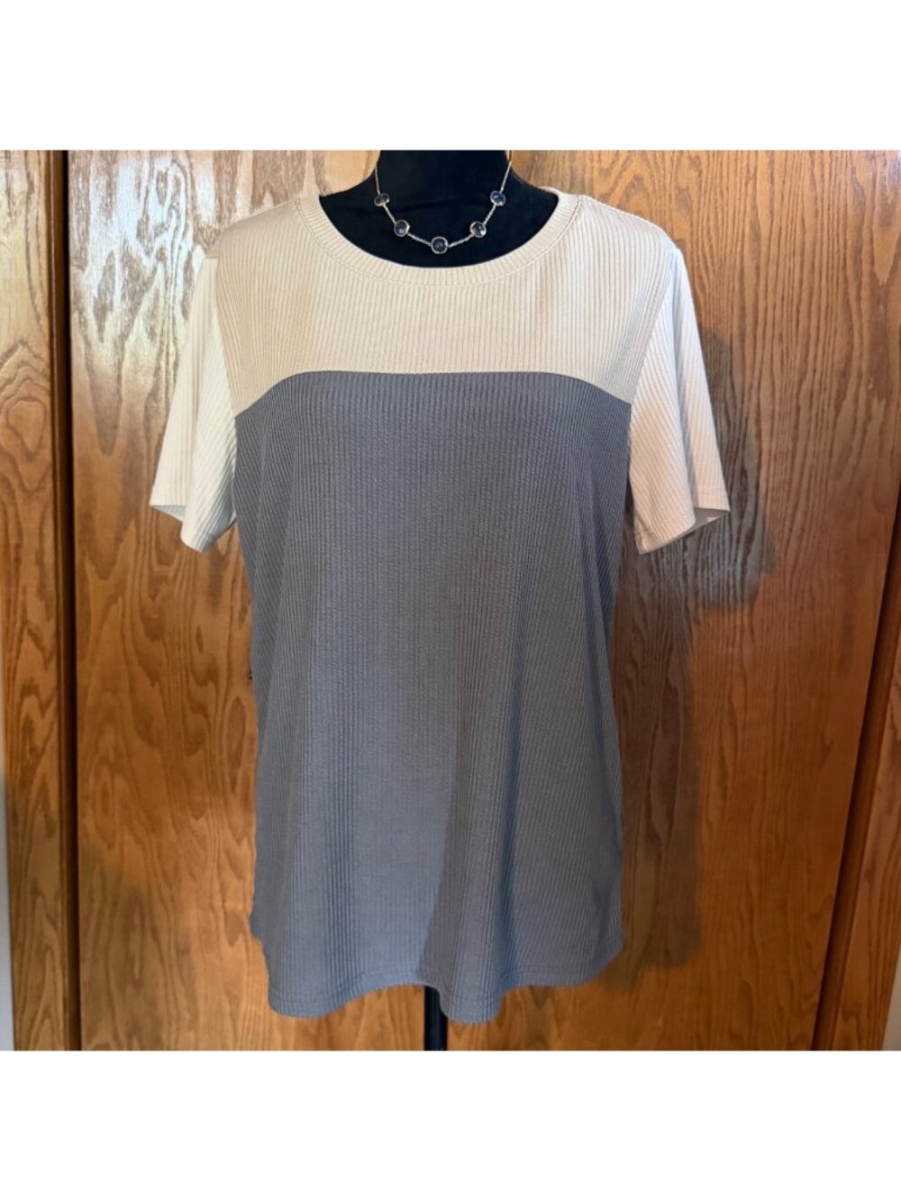Wiholl Womens Colorblock Top Size Large Ribbed Short Sleeve Beige Gray